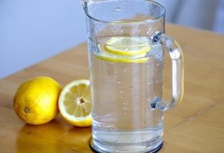 喝柠檬水有什么好处和坏处-功效作用和禁忌大全